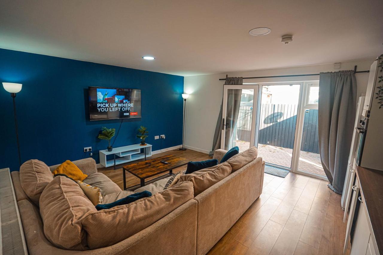 Private And Spacious 2 Bedroom House - Free Parking! Cardiff Eksteriør billede