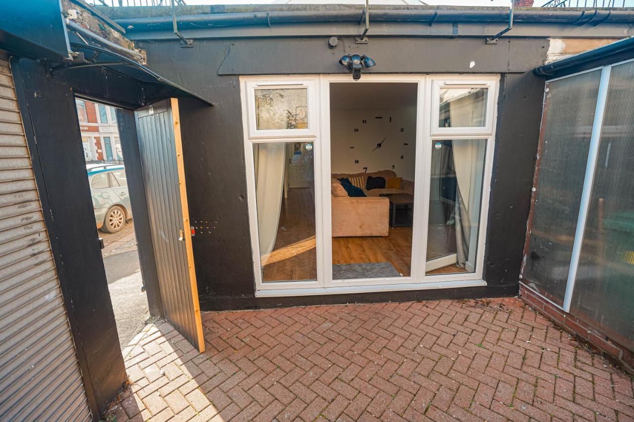 Private And Spacious 2 Bedroom House - Free Parking! Cardiff Eksteriør billede