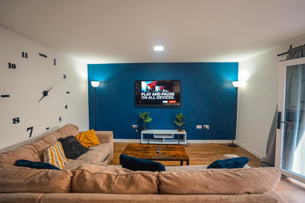 Private And Spacious 2 Bedroom House - Free Parking! Cardiff Eksteriør billede