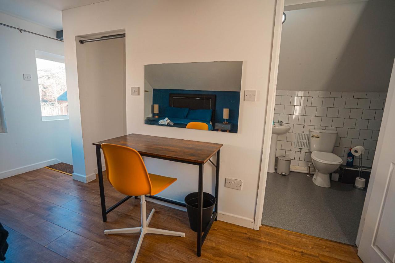 Private And Spacious 2 Bedroom House - Free Parking! Cardiff Eksteriør billede
